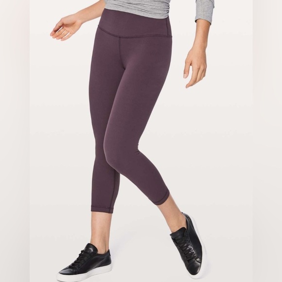Lululemon Black Cherry Color Align Crop Leggings Size 6 W6AMPS Pilling **Read**. - Picture 2 of 13